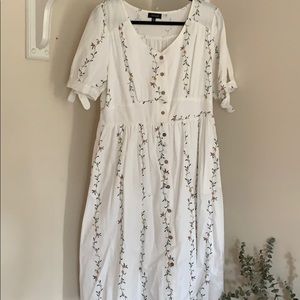 🤍Roolee White Floral Dress🤍